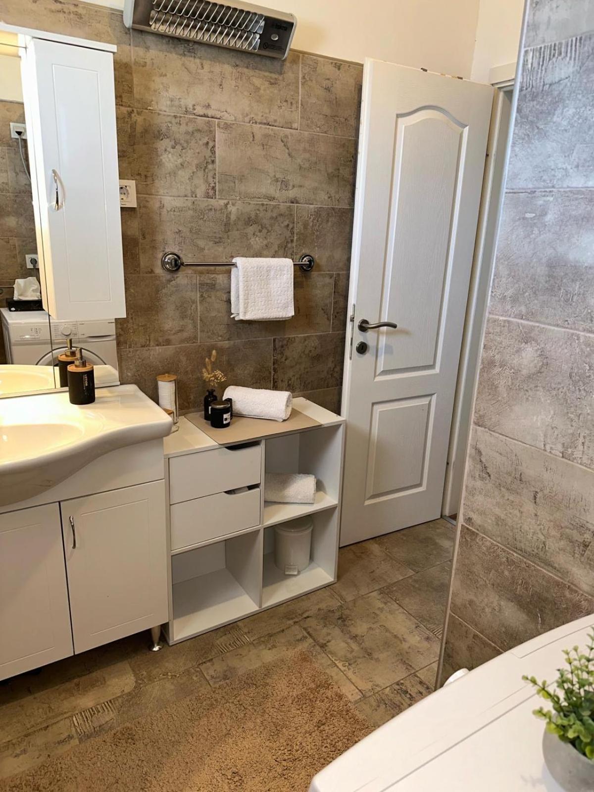 Apartments Roko Pridraga ภายนอก รูปภาพ