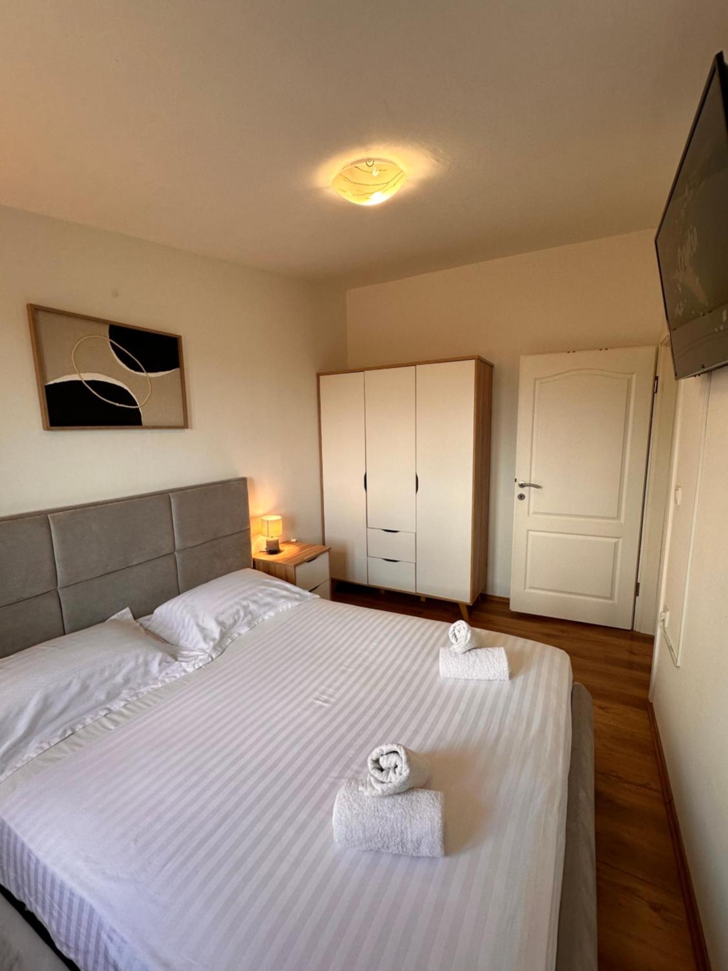 Apartments Roko Pridraga ภายนอก รูปภาพ